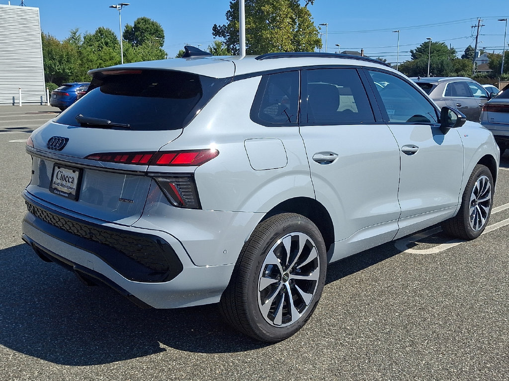 New 2026 Audi Q3 quattro 2.0T AWD/4WD image 7