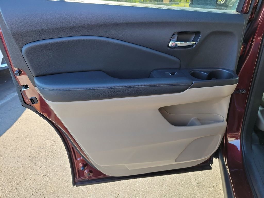 Used 2018 Honda Pilot LX image 12