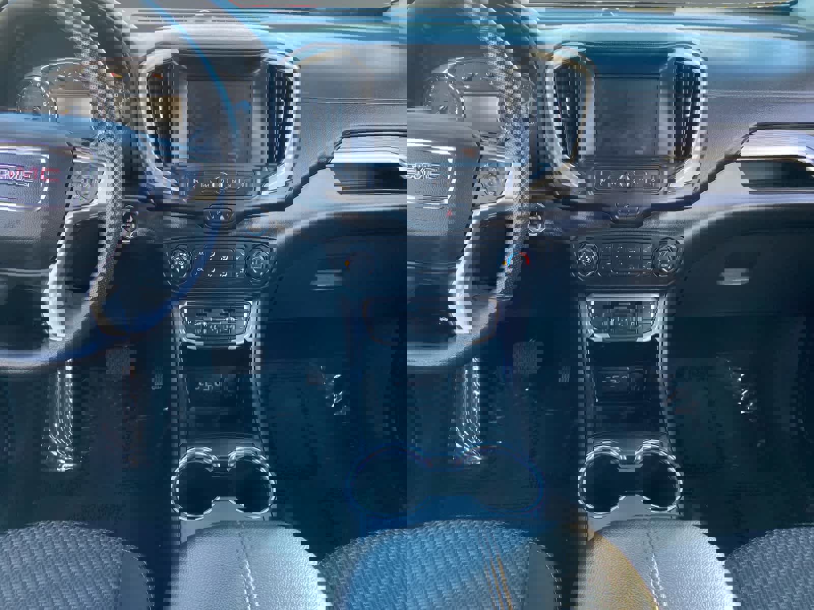 Used 2024 GMC Terrain SLE image 11