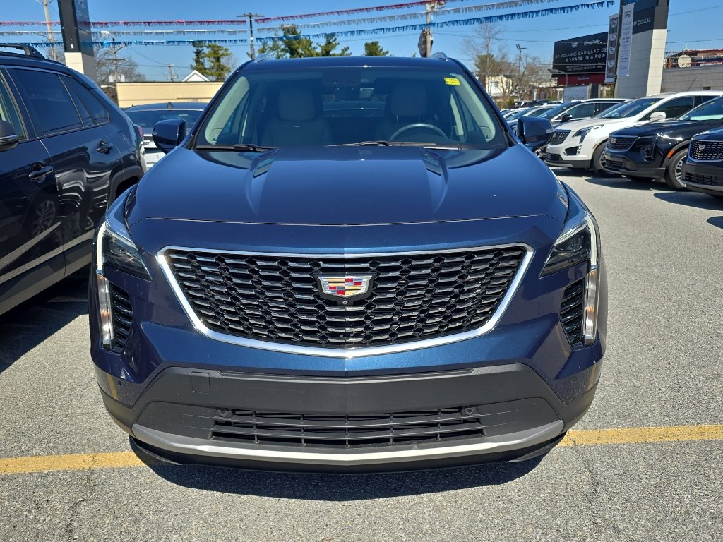 Used 2022 Cadillac XT4 Premium Luxury w/ Enhanced Visibility Package image 3