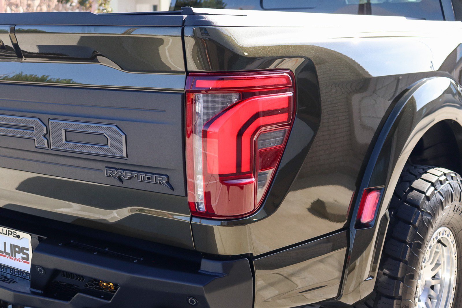 Used 2025 Ford F150 Raptor AWD/4WD image 13