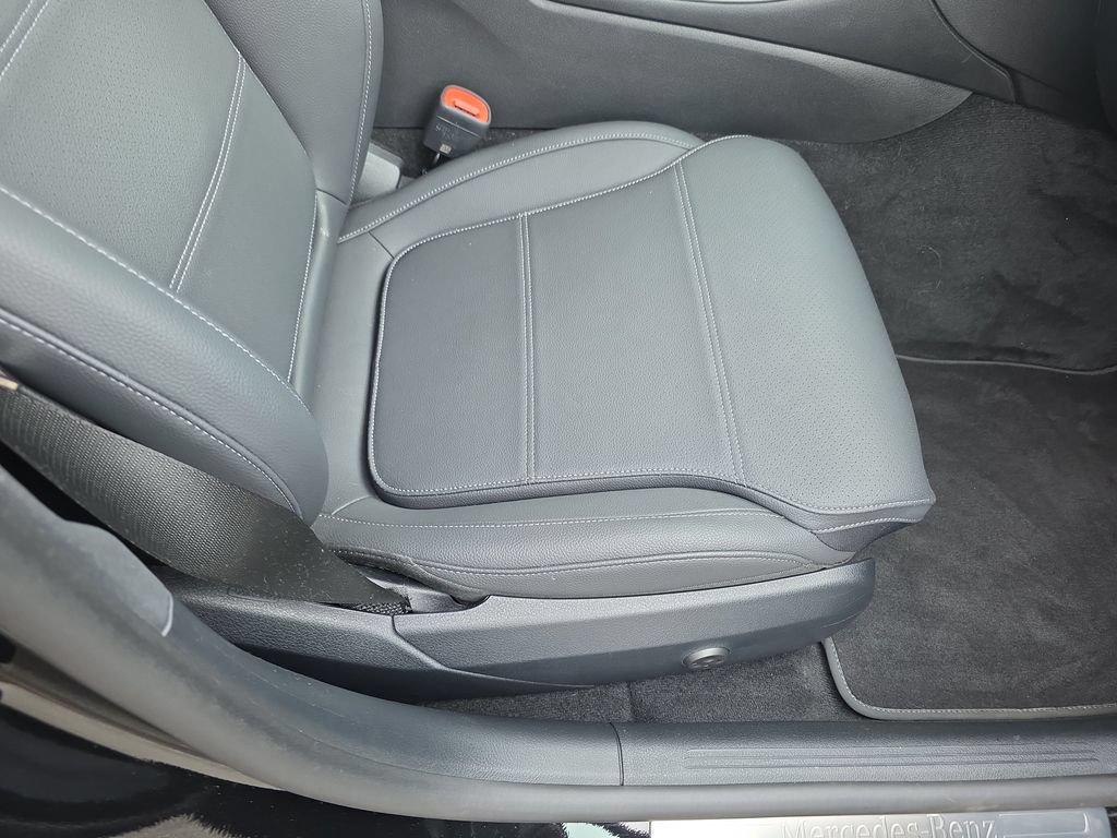 Certified 2025 Mercedes-Benz C 300 4MATIC Sedan image 12