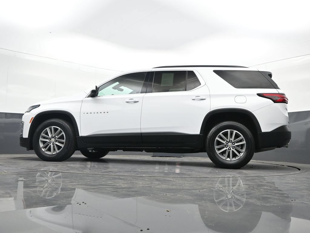 Used 2023 Chevrolet Traverse LT w/ Rear Camera Mirror Package AWD/4WD image 32