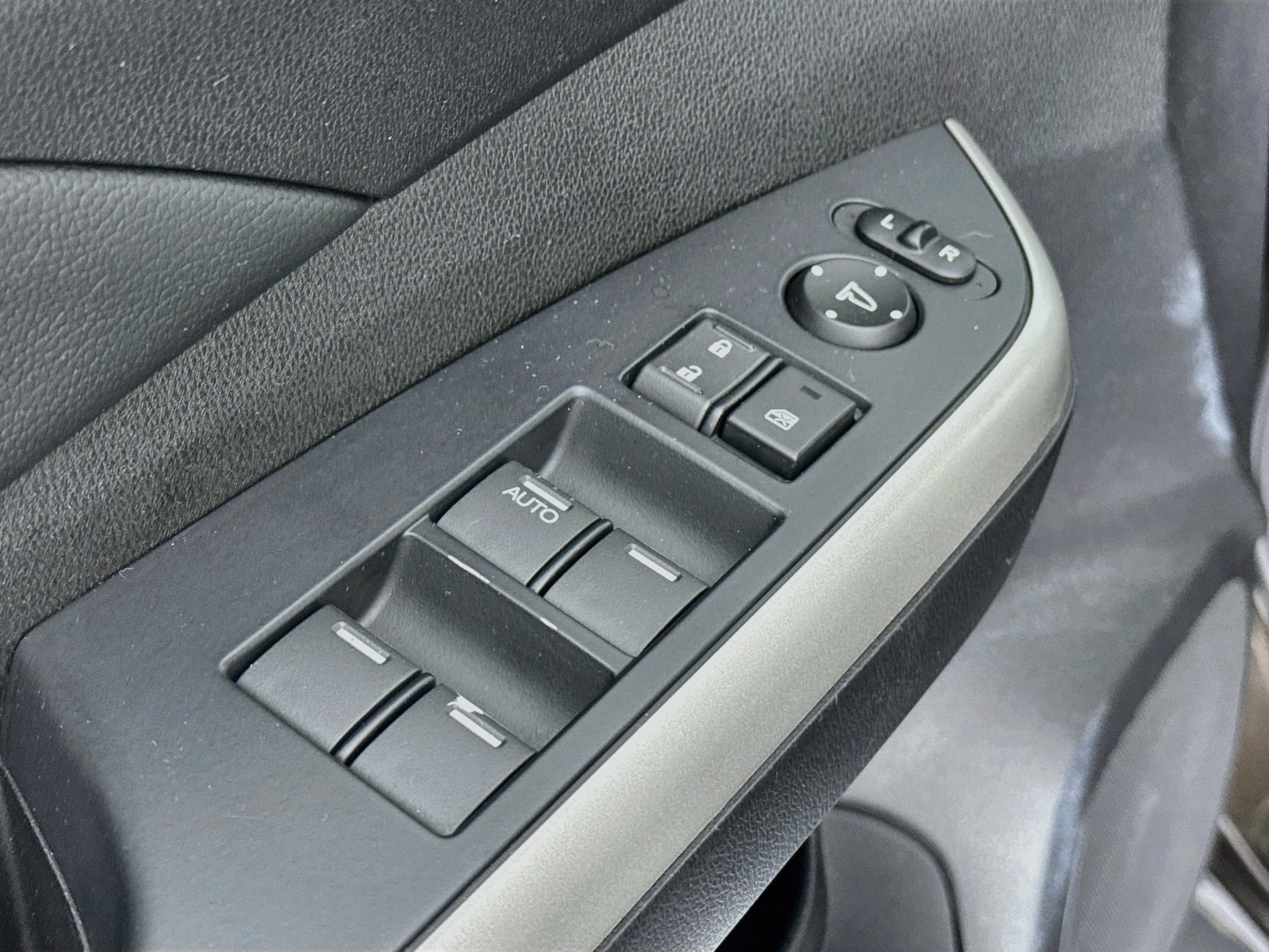 Used 2013 Honda CR-V EX-L image 17