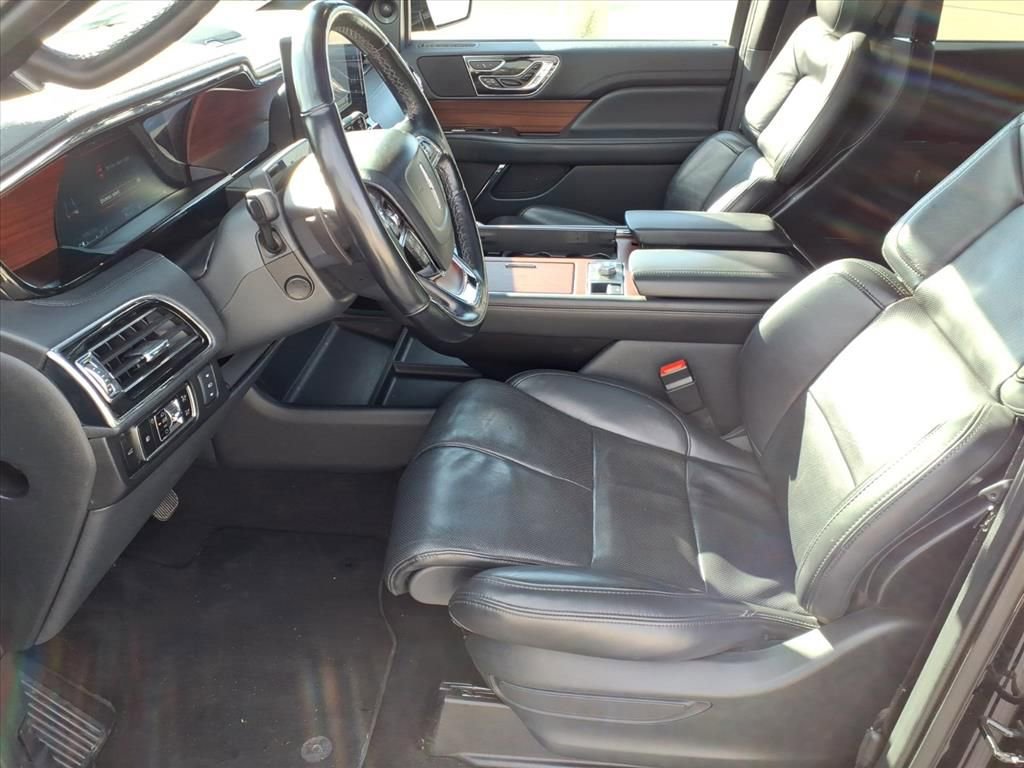 Used 2023 Lincoln Navigator Reserve image 15