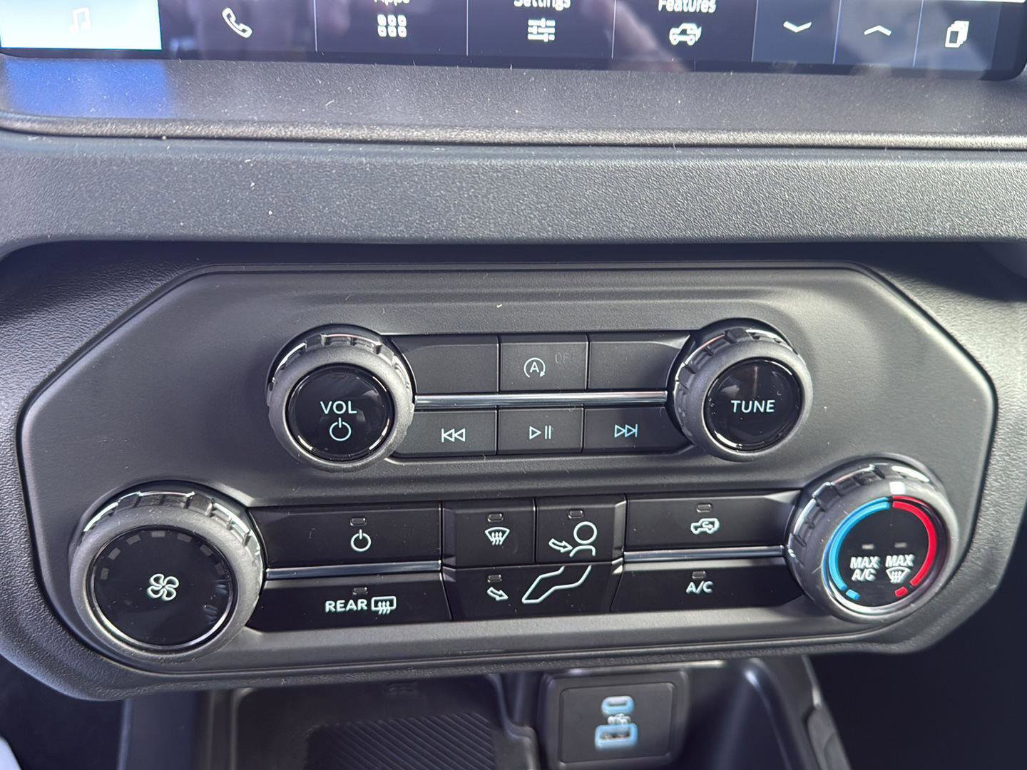 New 2025 Ford Bronco 4-Door image 24