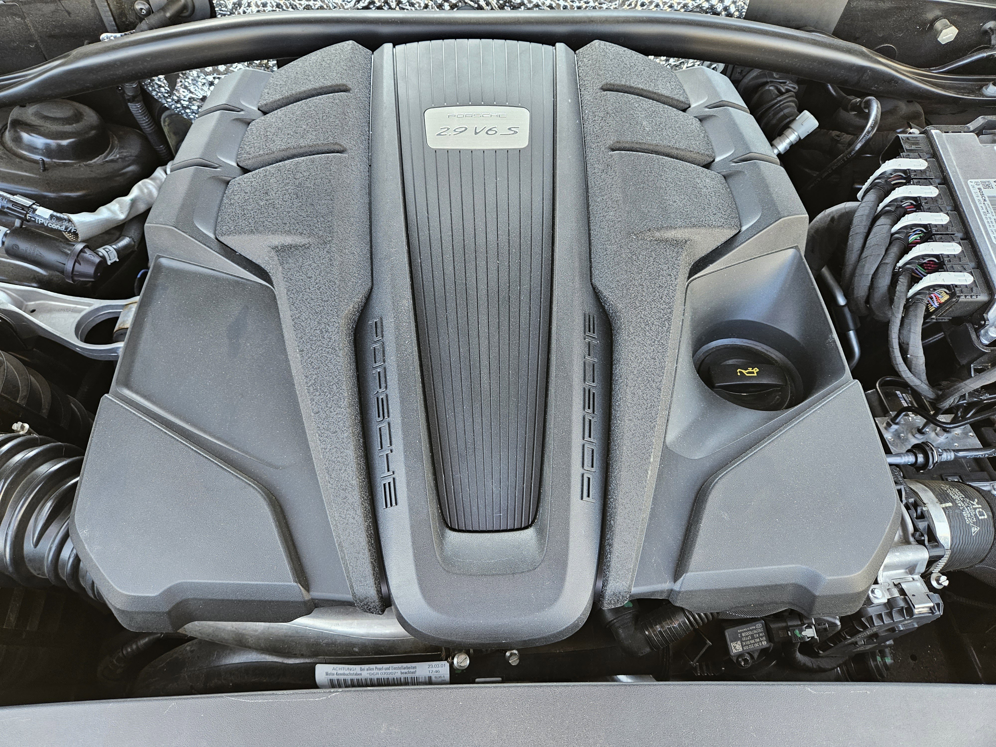 Certified 2023 Porsche Macan S image 30