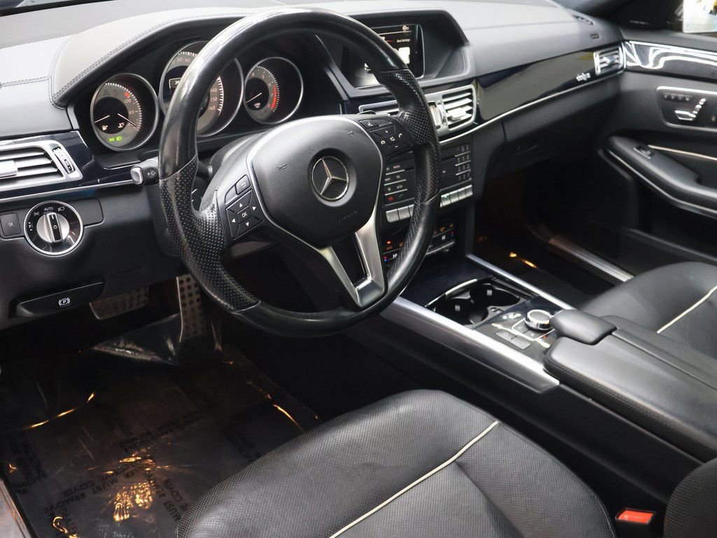 Used 2016 Mercedes-Benz E 400 4MATIC Sedan w/ Driver Assistance Package image 18