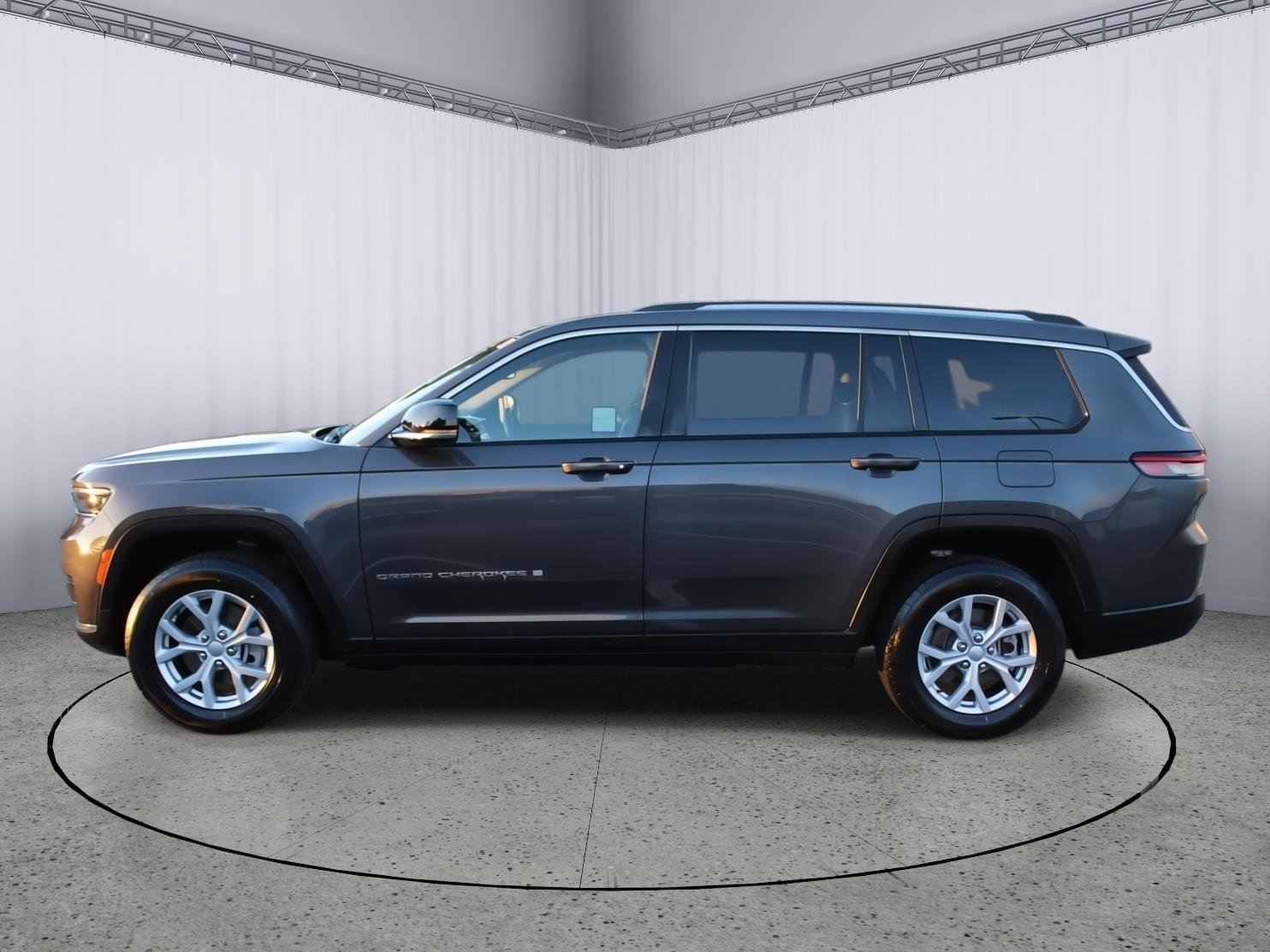 Used 2021 Jeep Grand Cherokee L Limited image 5