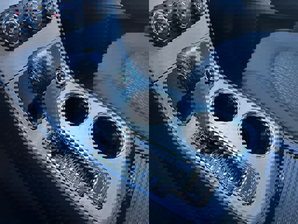 Used 2011 GMC Acadia SLE image 17