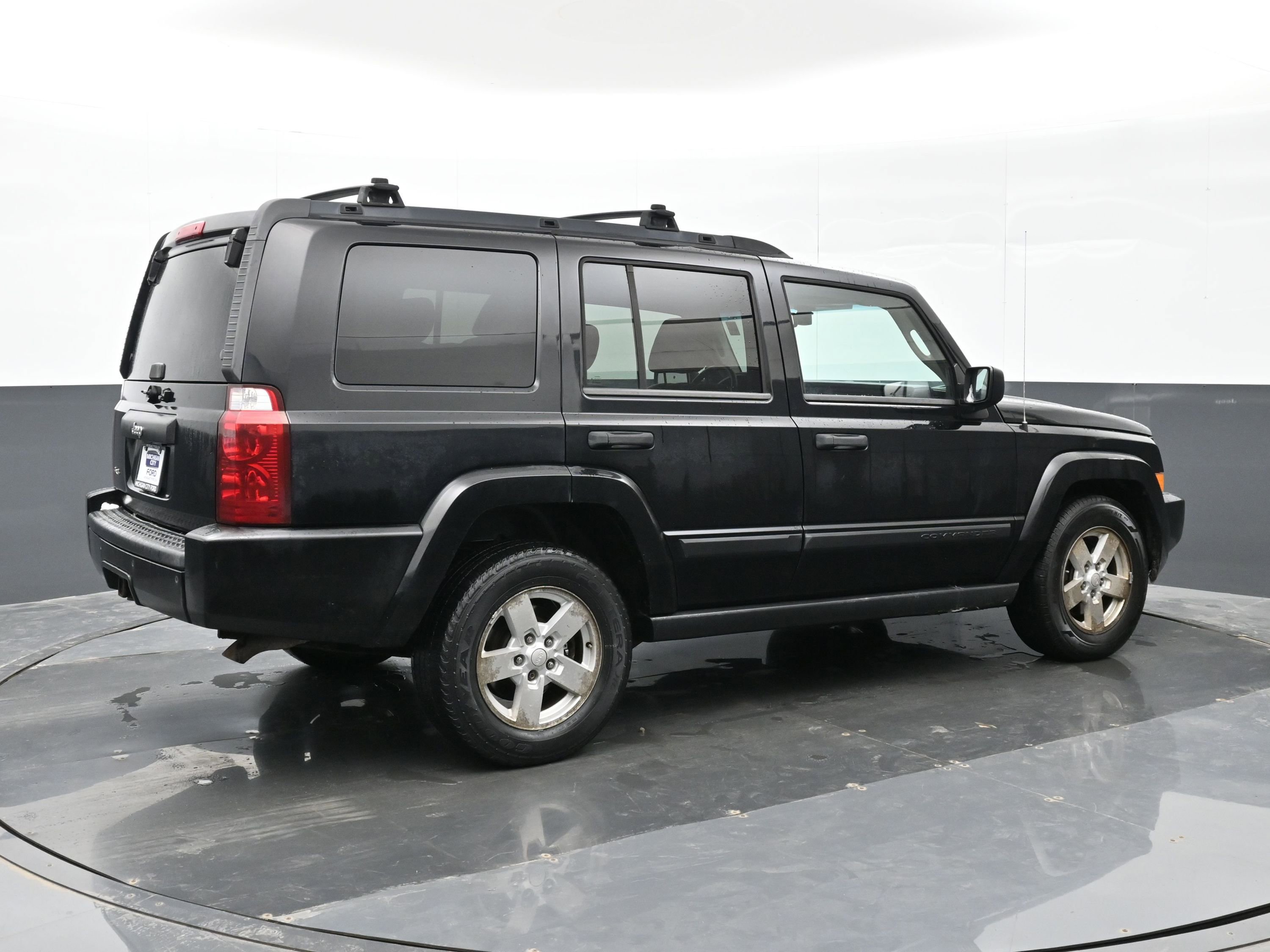 Used 2006 Jeep Commander 4WD image 4