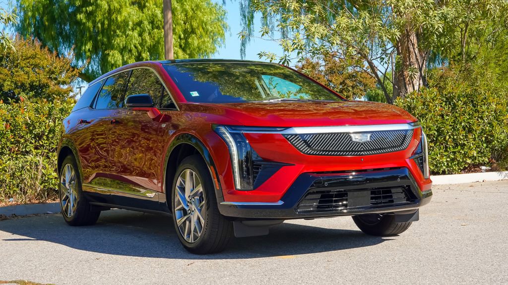 New 2026 Cadillac Optiq Luxury 1 image 5