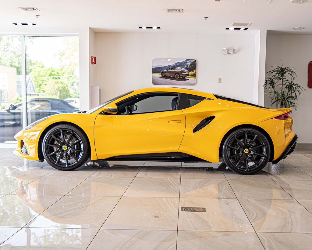 Used 2025 Lotus Emira RWD image 6