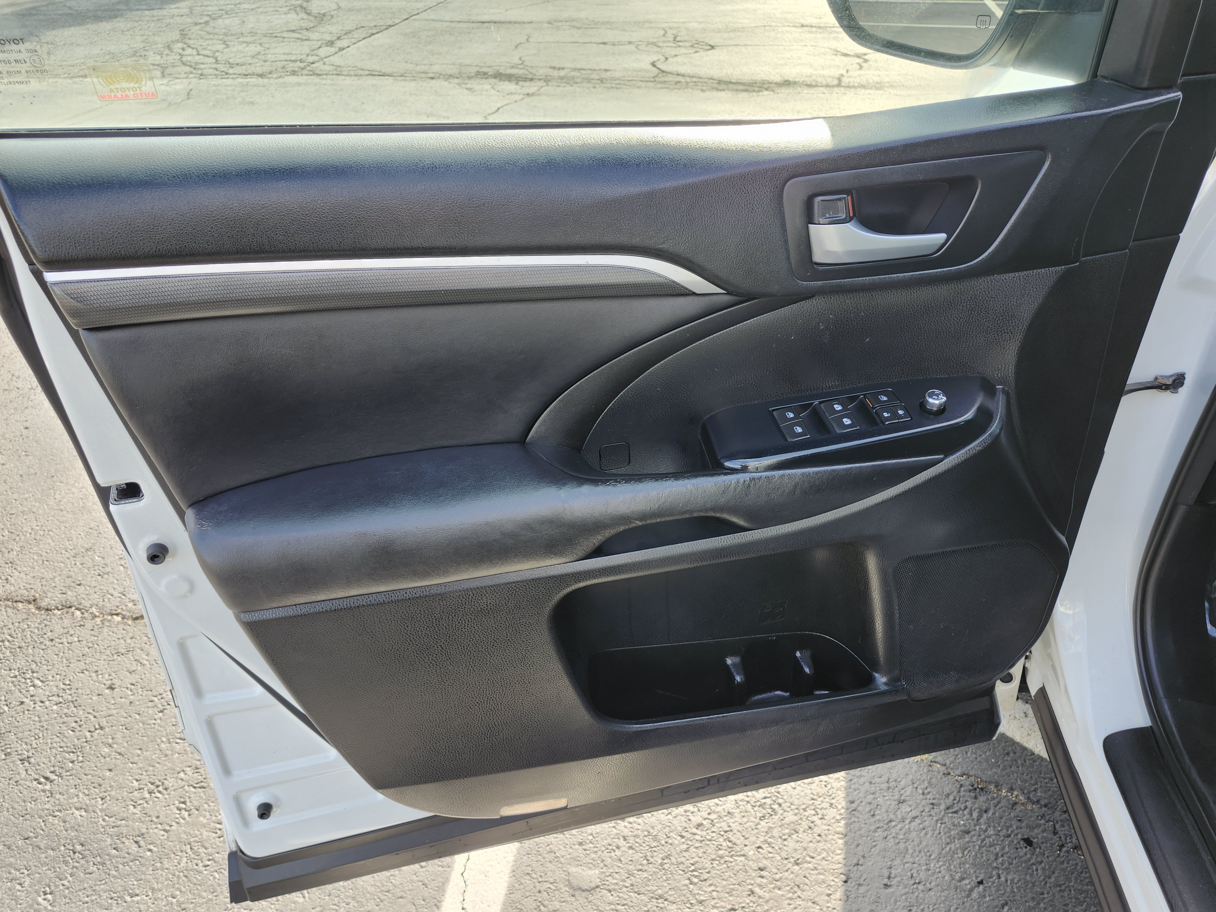 Used 2018 Toyota Highlander SE AWD/4WD image 28