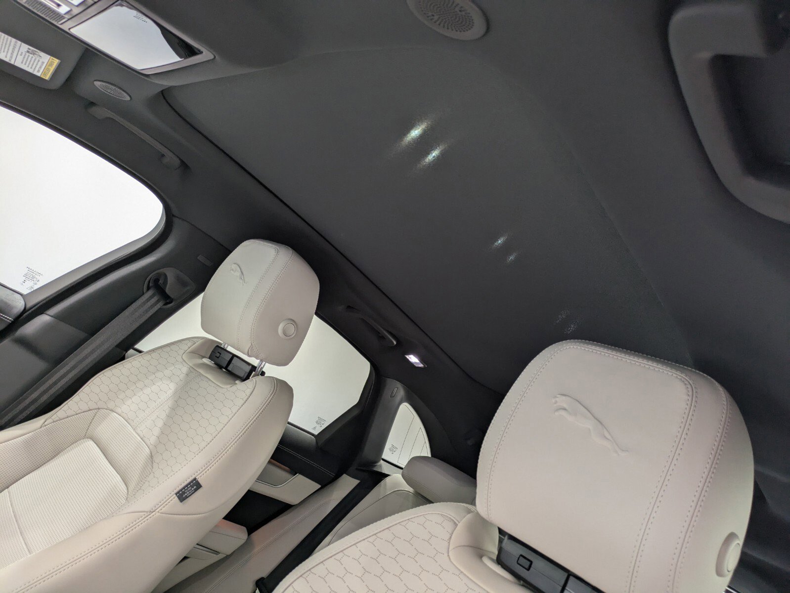 New 2026 Jaguar F-PACE R-Dynamic S image 9