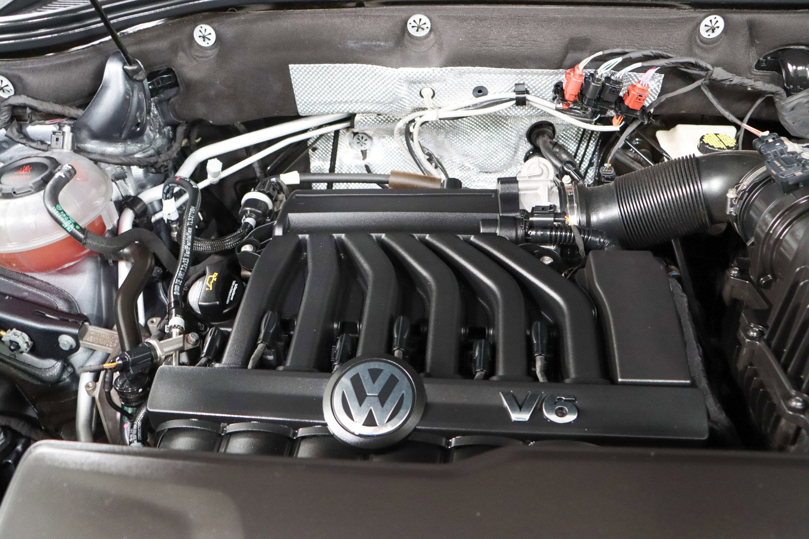 Used 2022 Volkswagen Atlas Cross Sport SE image 31