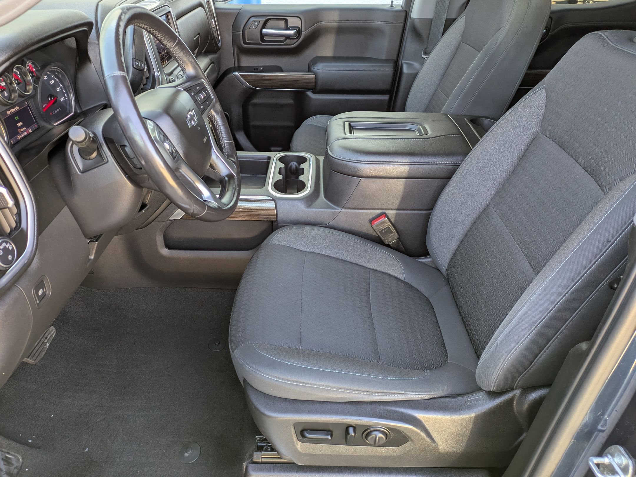 Used 2020 Chevrolet Silverado 1500 RST image 10