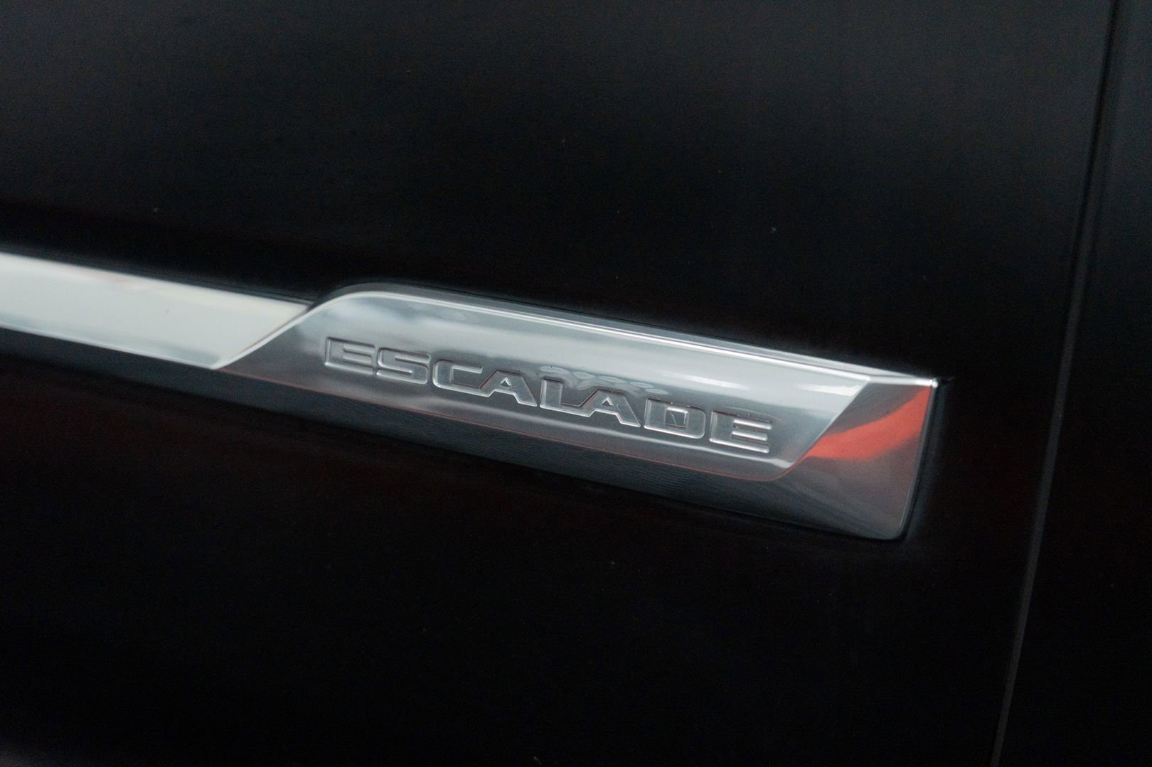 Used 2016 Cadillac Escalade ESV Platinum AWD/4WD image 18