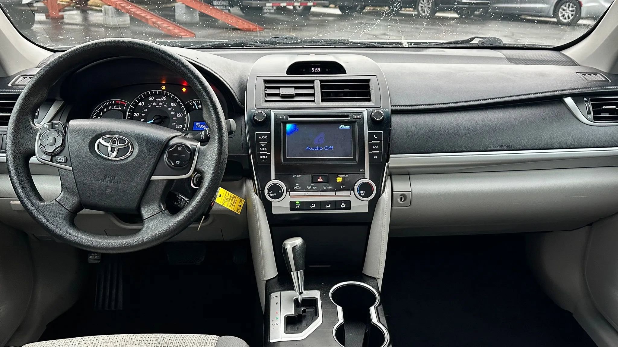 Used 2013 Toyota Camry LE image 15