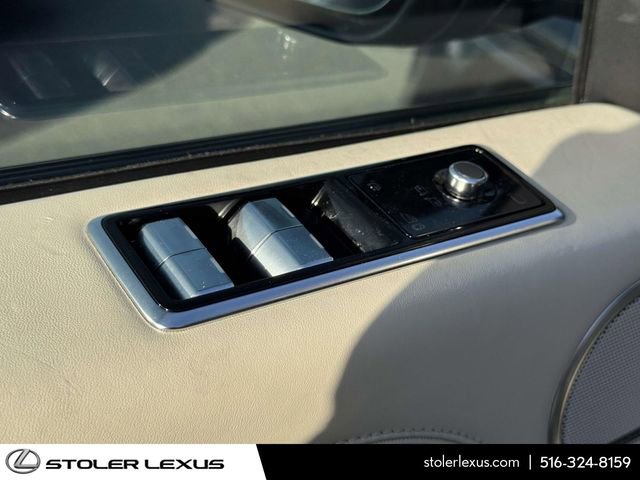 Used 2022 Land Rover Range Rover SV Autobiography Dynamic image 24