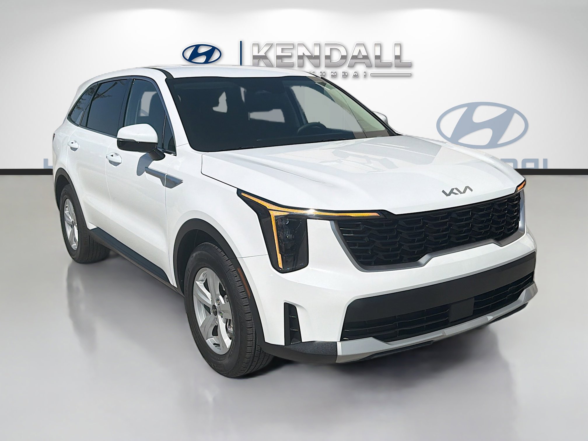 Used 2025 Kia Sorento LX FWD image 1
