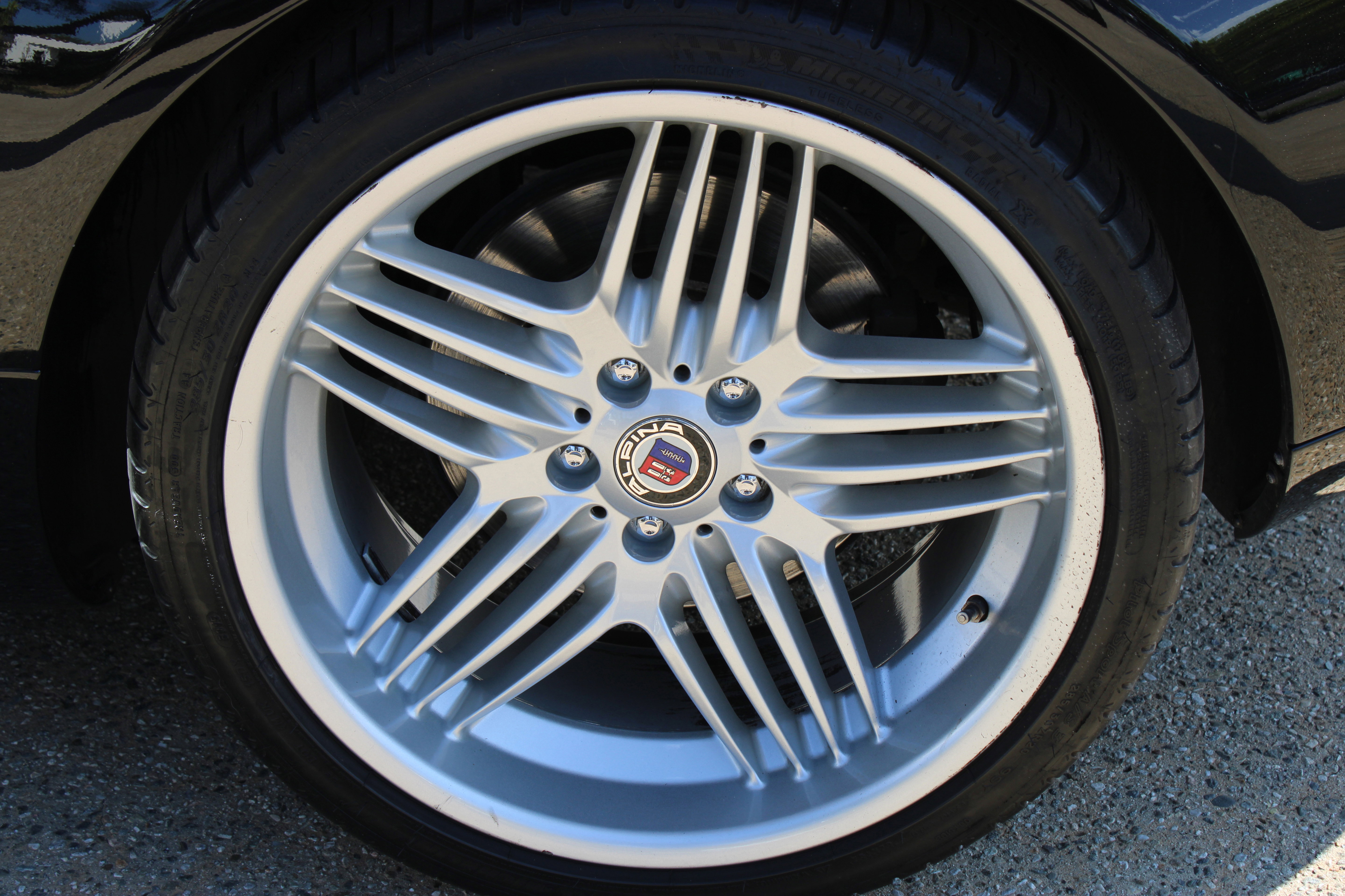 Used 2003 BMW Z8 image 19