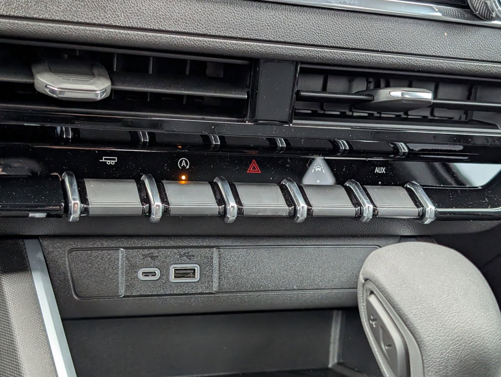 New 2026 Chevrolet Colorado W/T image 19