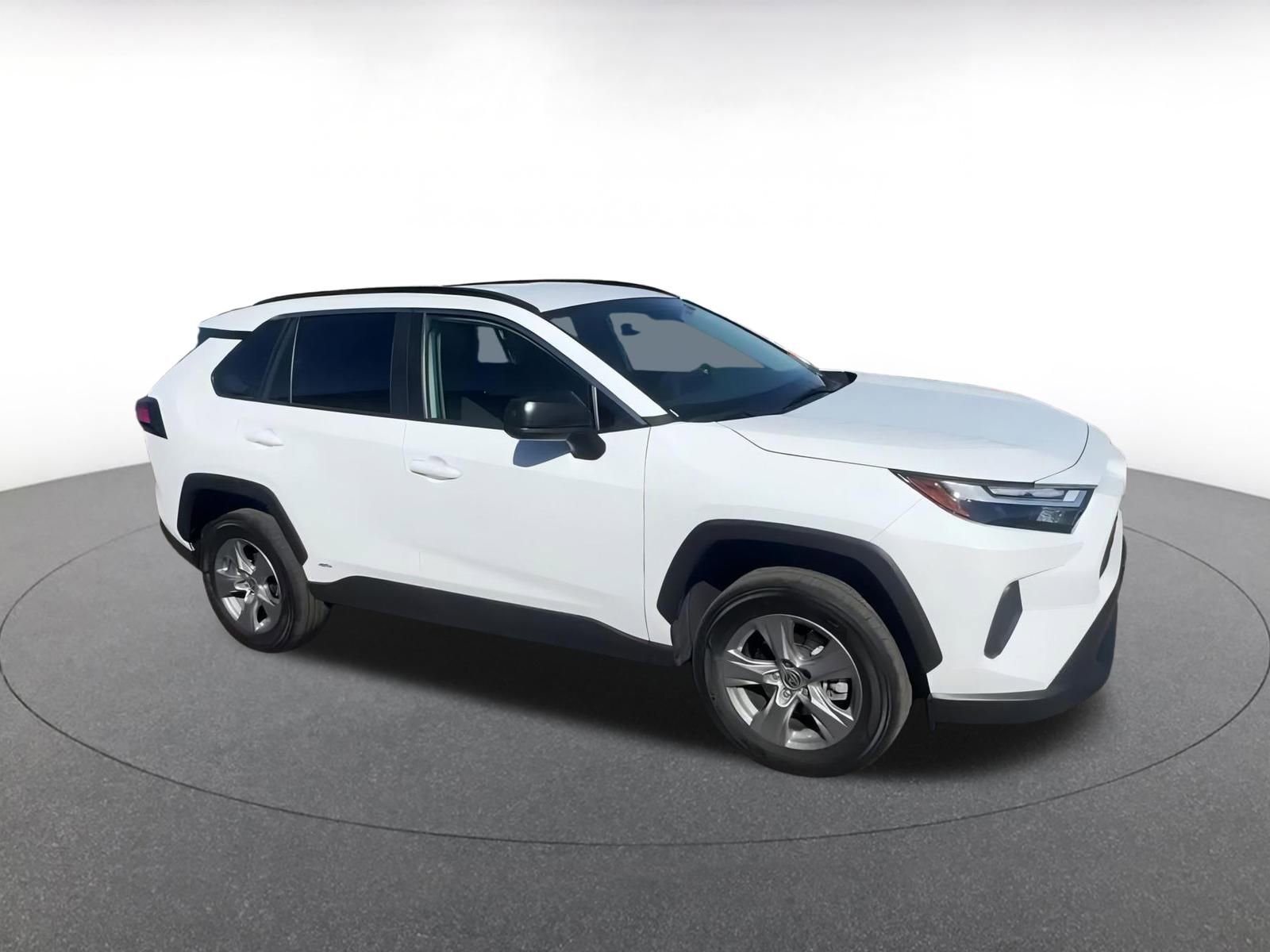 Used 2025 Toyota RAV4 LE image 2