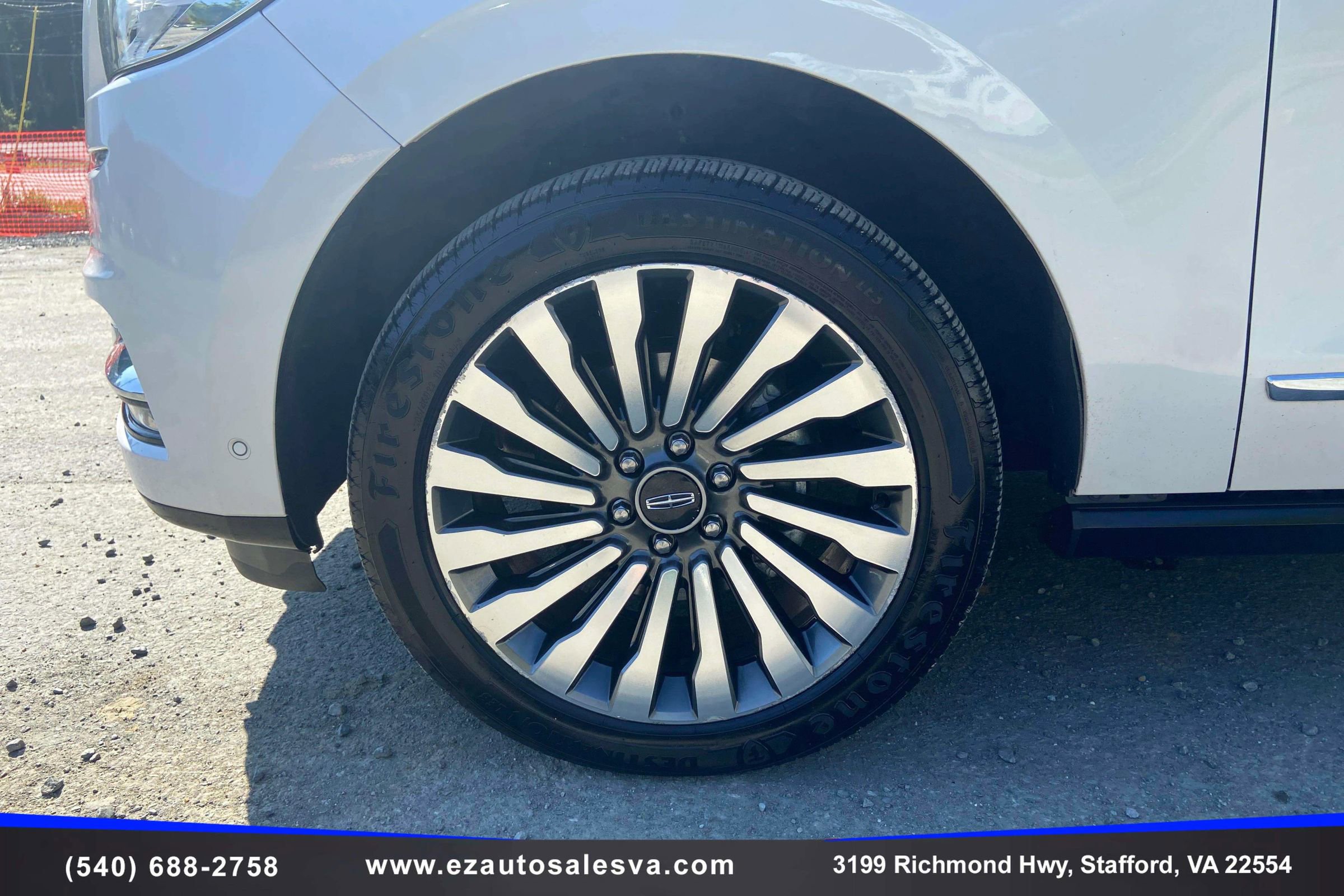 Used 2018 Lincoln Navigator Reserve w/ Technology Package AWD/4WD image 10