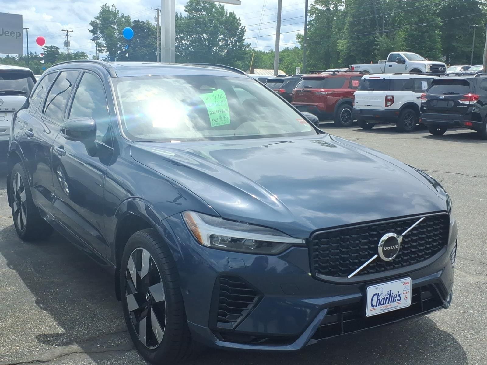 Used 2024 Volvo XC60 T8 Plus w/ Protection Package Premier AWD/4WD image 3