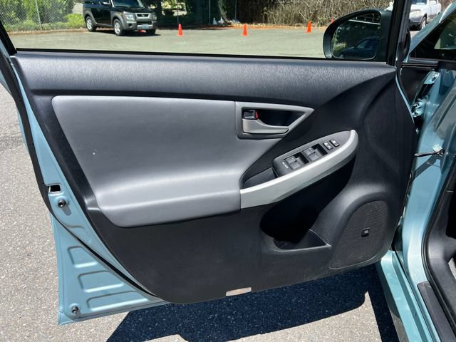 Used 2014 Toyota Prius Four FWD image 15