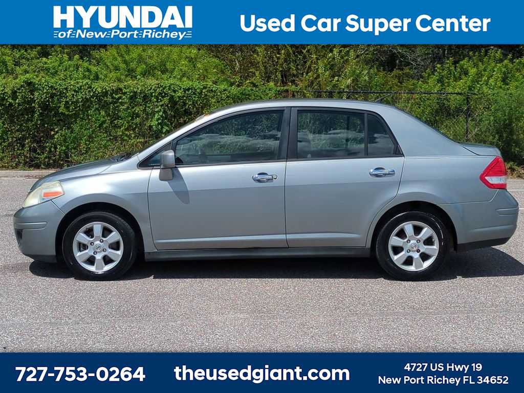 Used 2011 Nissan Versa Sedan FWD image 2