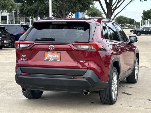 Used 2020 Toyota RAV4 XLE Premium FWD image 5