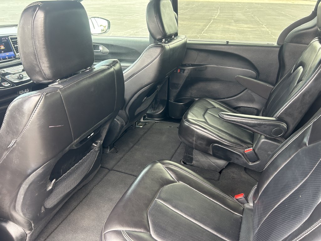 Used 2025 Chrysler Pacifica Select FWD image 30