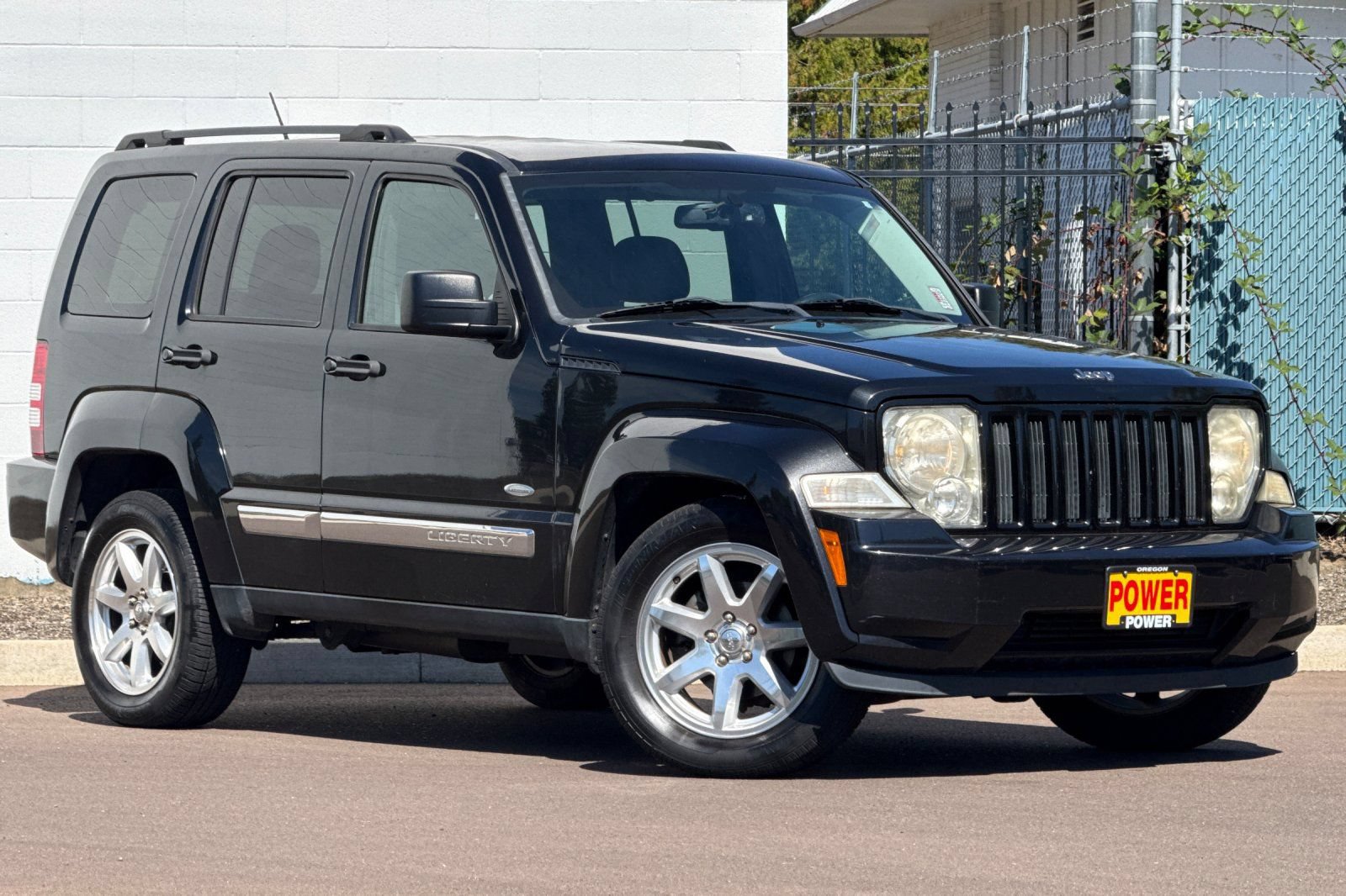 Used 2012 Jeep Liberty Sport AWD/4WD image 2