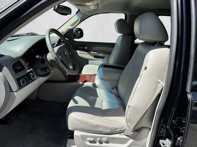 Used 2011 Chevrolet Avalanche LTZ AWD/4WD image 10