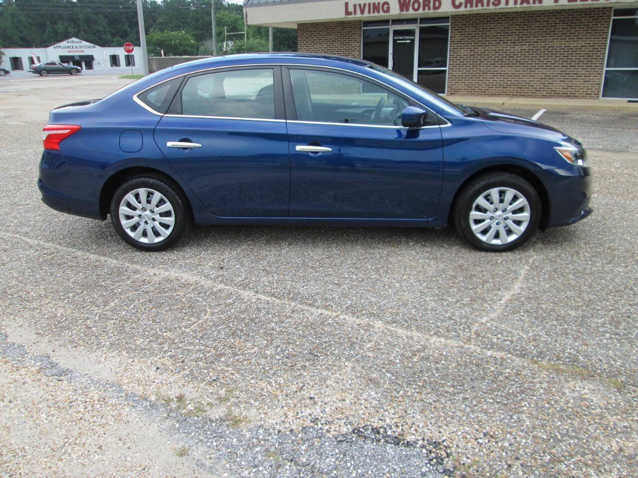 Used 2019 Nissan Sentra S FWD image 17