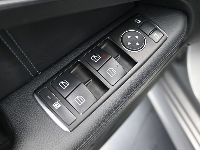 Used 2014 Mercedes-Benz E 350 4MATIC Sedan image 13