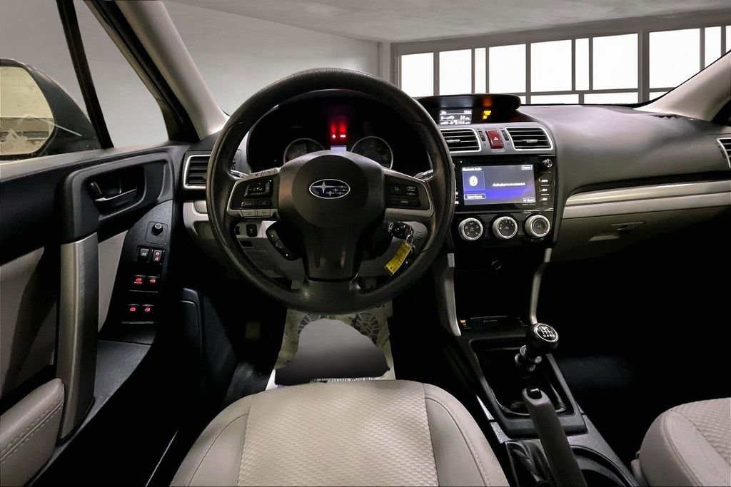 Used 2016 Subaru Forester 2.5i Premium image 5
