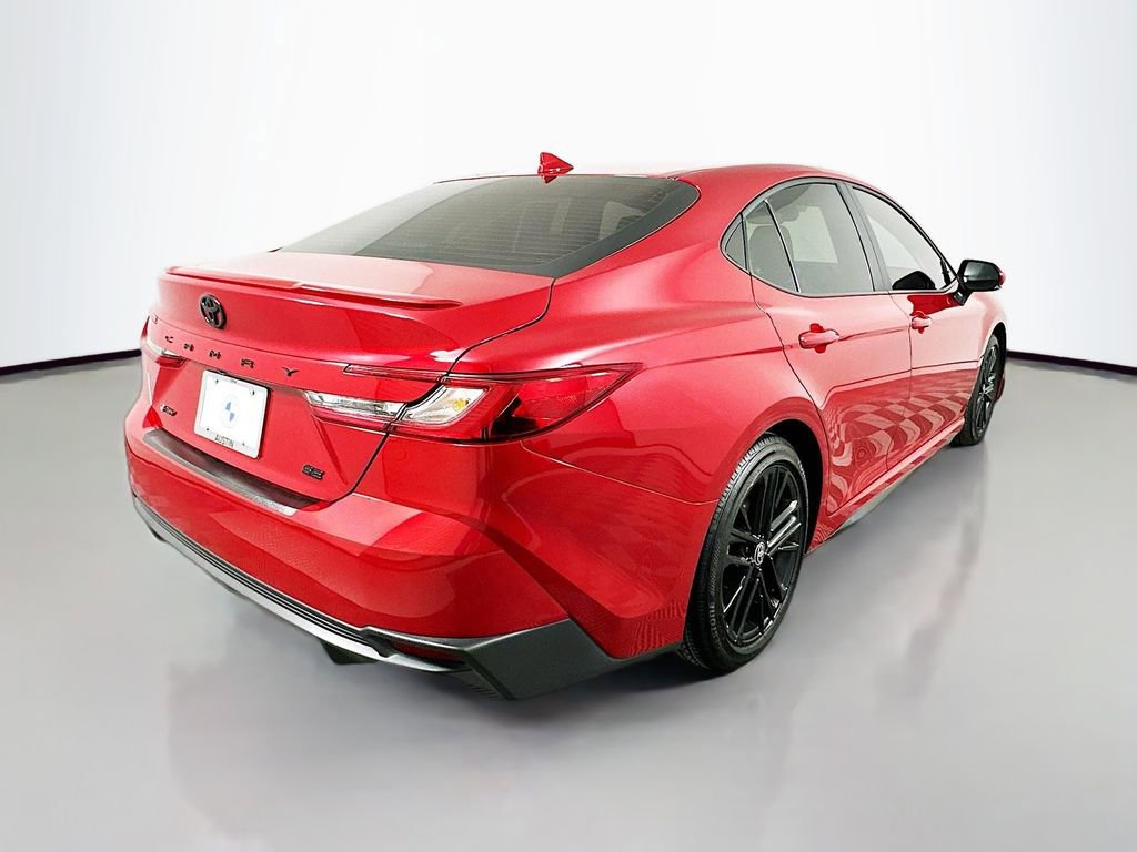 Used 2025 Toyota Camry XLE image 5