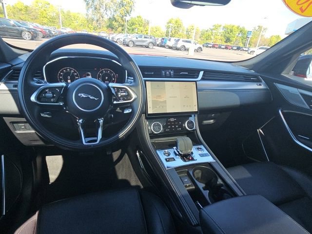 Used 2024 Jaguar F-PACE R-Dynamic S AWD/4WD image 35