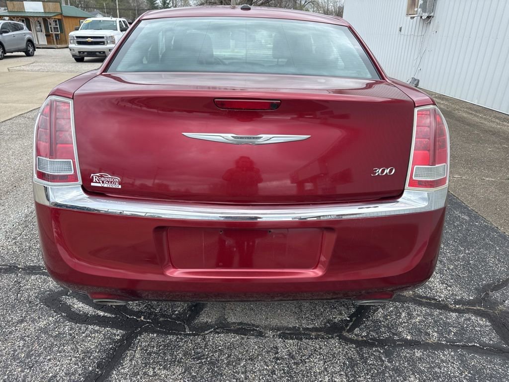 Used 2014 Chrysler 300 image 3