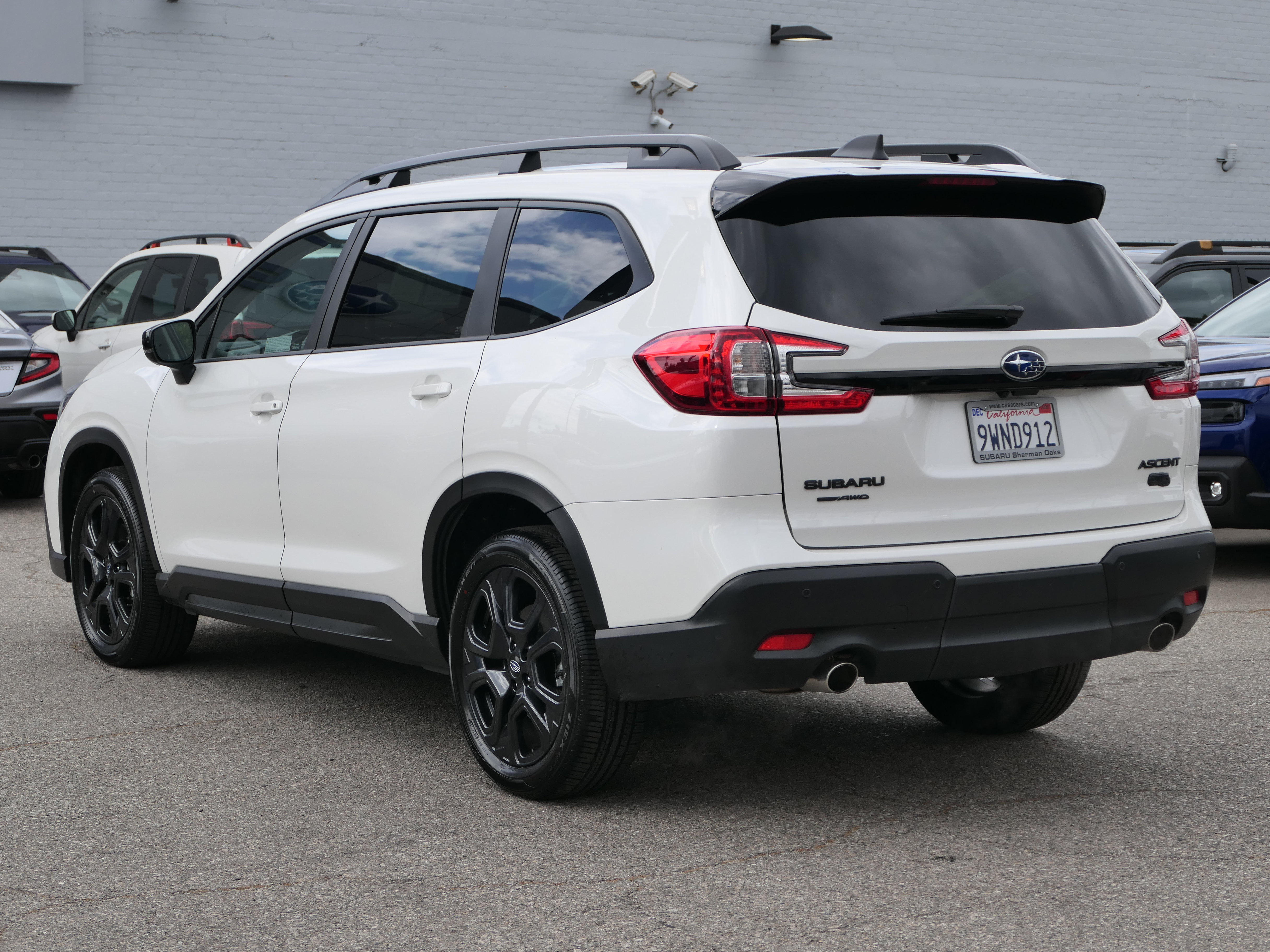 Used 2025 Subaru Ascent Bronze Edition AWD/4WD image 3