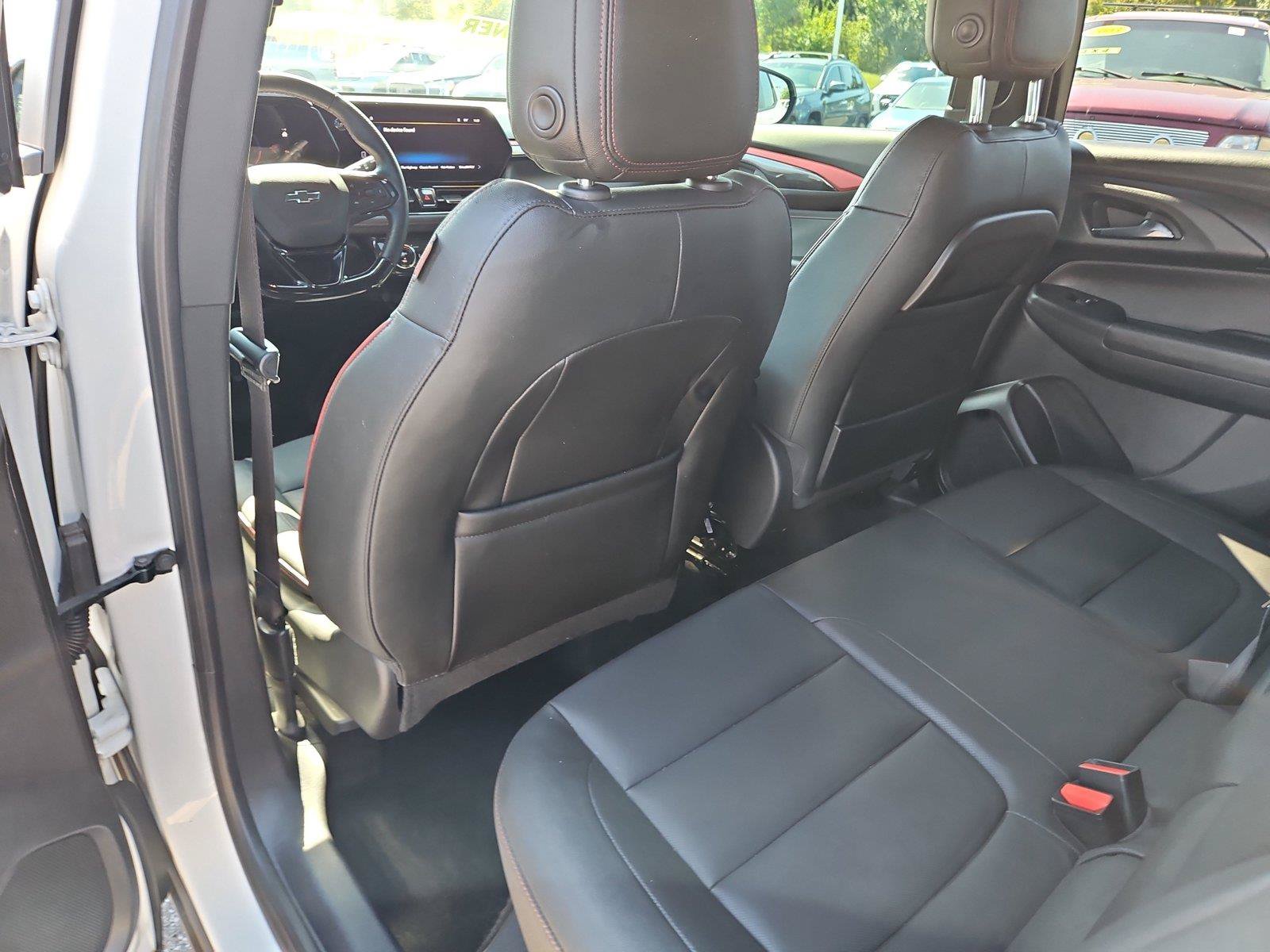 Used 2025 Chevrolet TrailBlazer RS w/ Convenience Package FWD image 14