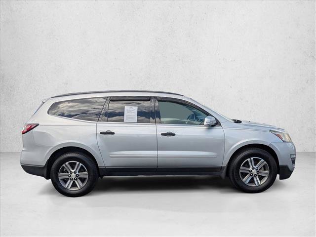 Used 2017 Chevrolet Traverse LT FWD image 4