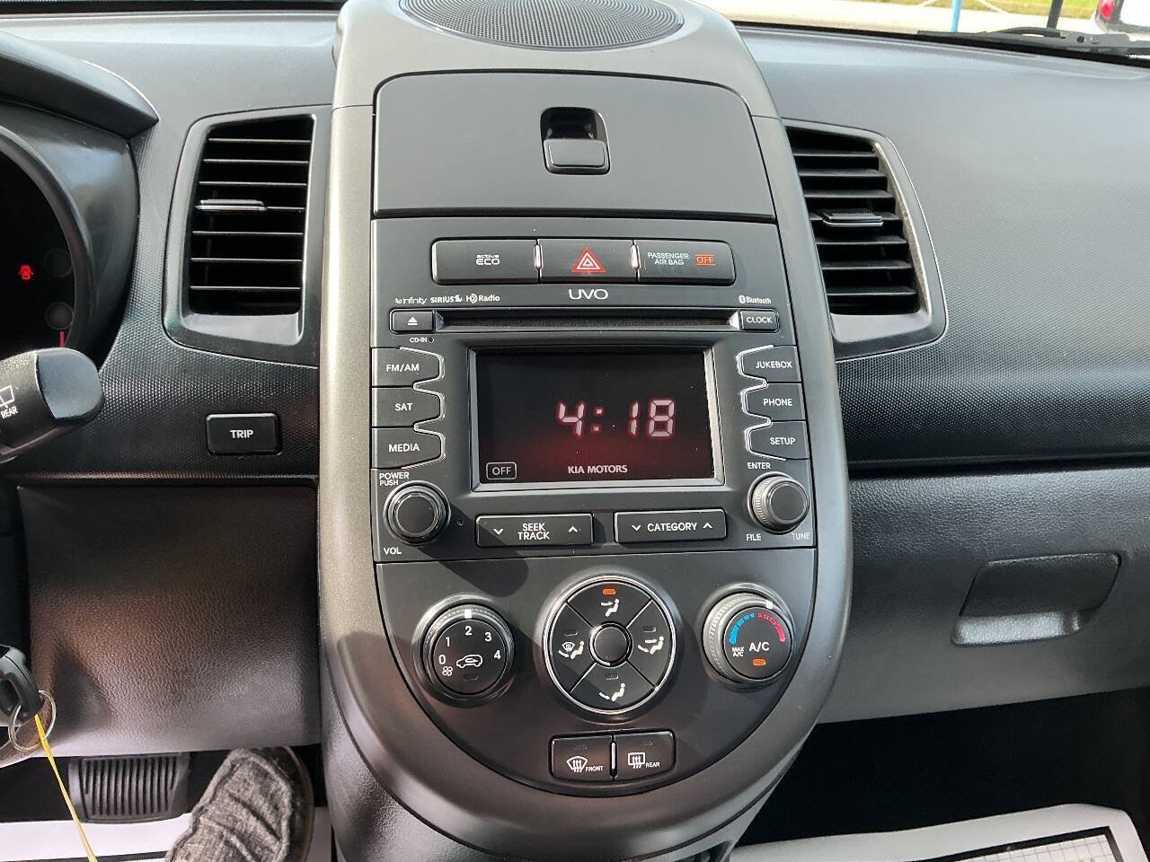 Used 2012 Kia Soul + w/ Audio Pkg FWD image 35