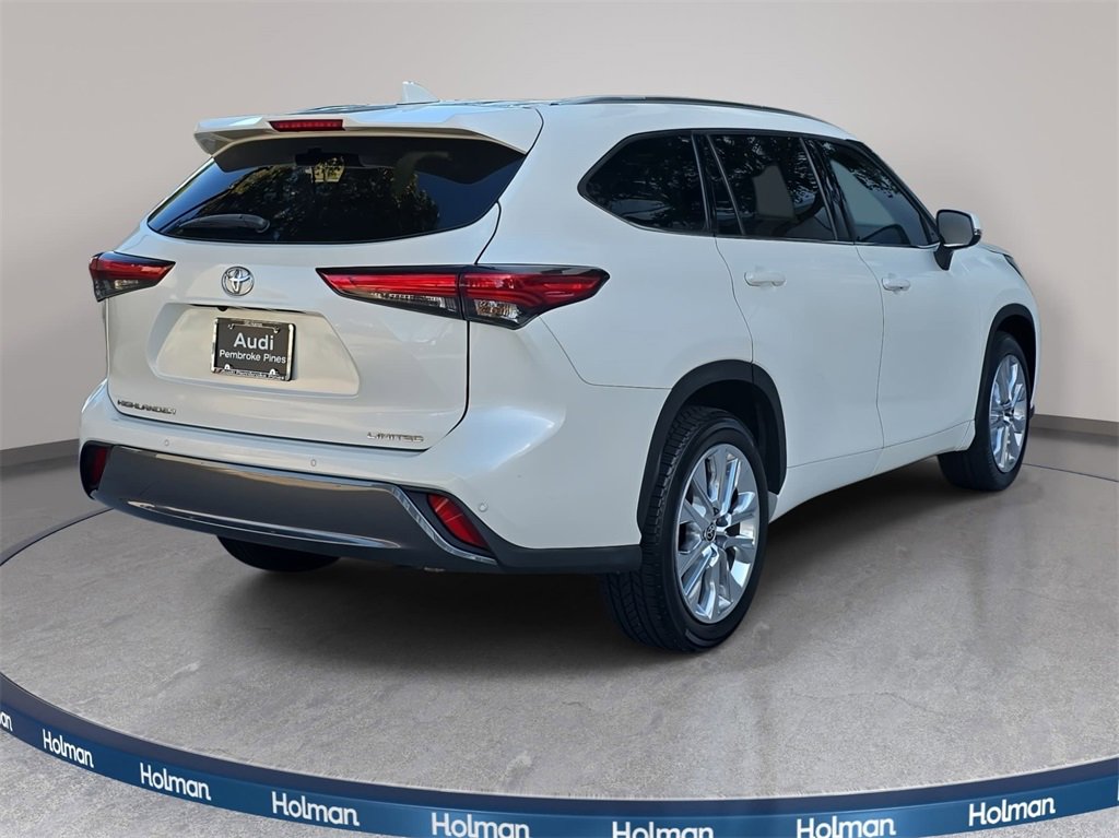 Used 2021 Toyota Highlander Limited image 6