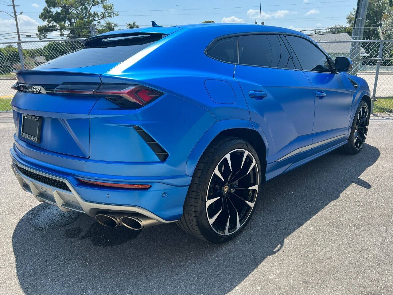 Used 2021 Lamborghini Urus AWD/4WD image 7