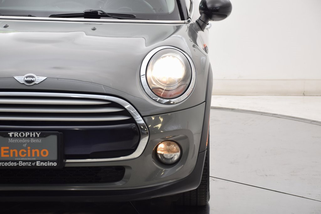 Used 2015 MINI Cooper 4-Door Hardtop image 10