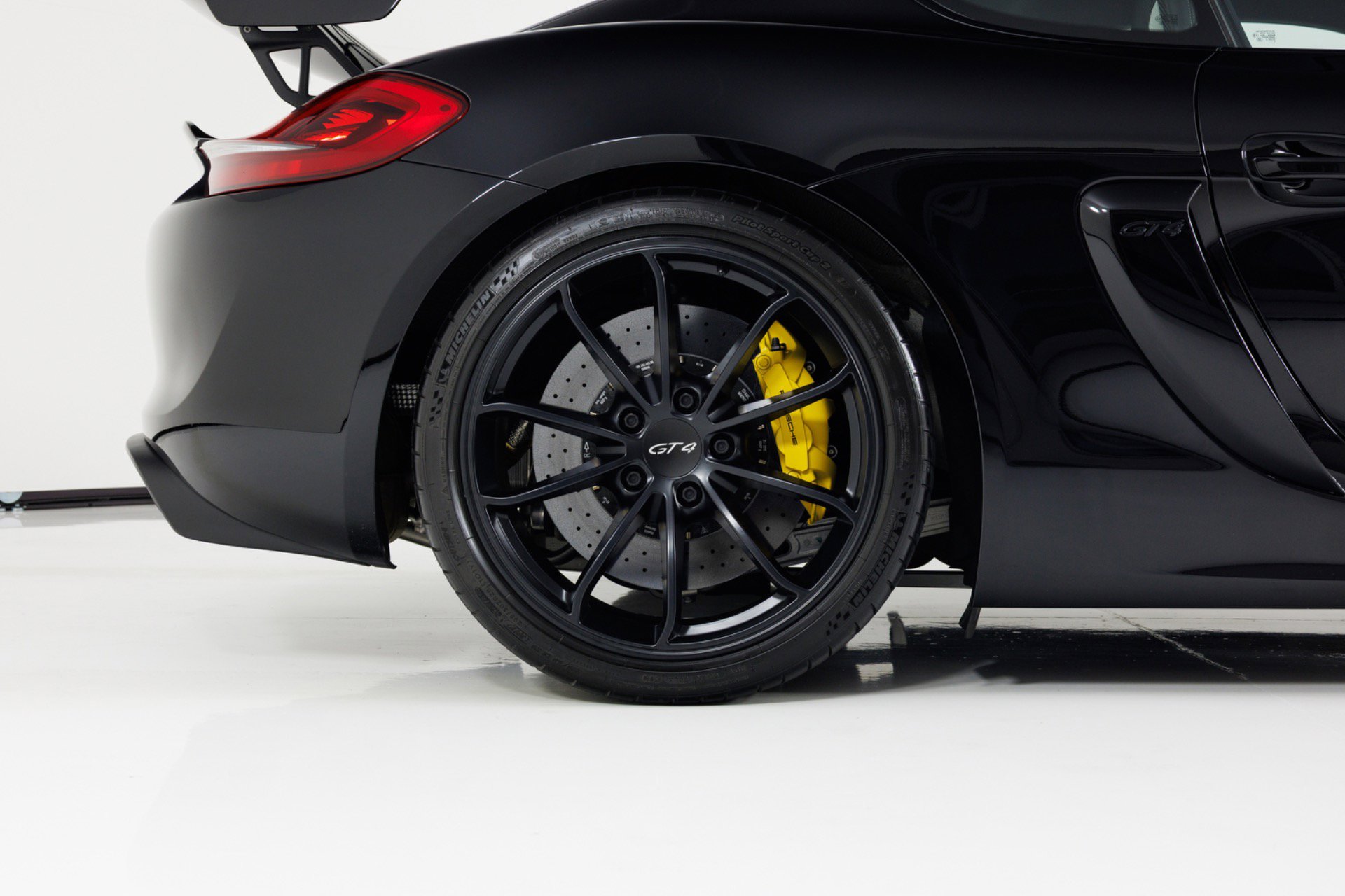 Used 2016 Porsche Cayman GT4 RWD image 11